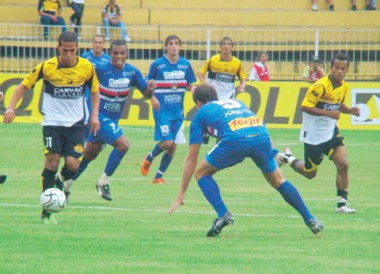 Campeonato Catarinense: CFZ perde, mas continua no G4
