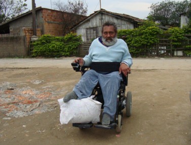 Solidariedade: Cadeira de rodas pode, sim, significar liberdade