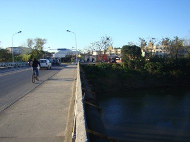 redragagem-do-rio-tubarao-projeto-sera-entregue-no-proximo-mes-1 Na ponte Manoel Alves dos Santos, no bairro Morrotes, deve ser construída uma das estações elevatórias.