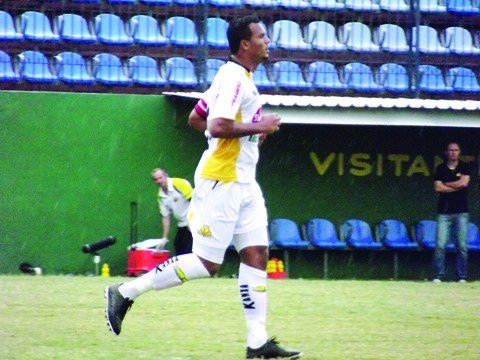 tigre-vence-e-elimina-o-jogo-de-volta-1 Artilheiro Zé Carlos marcou o gol da classificação do Tigre - Foto: Gabriel Badaró/Ideallize A.C./Divulgação./Notisul