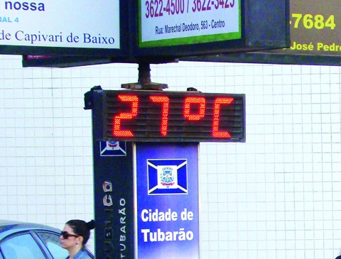 Na tarde de ontem, os termômetros chegaram perto da casa dos 30ºC em Tubarão