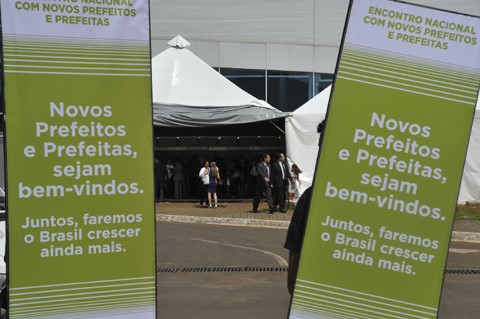 Prefeitos e prefeitas de todo o Brasil participaram do primeiro dia do encontro que visa abrir o diálogo com o governo federal. Foto: Valter Campanato/ABr/Notisul