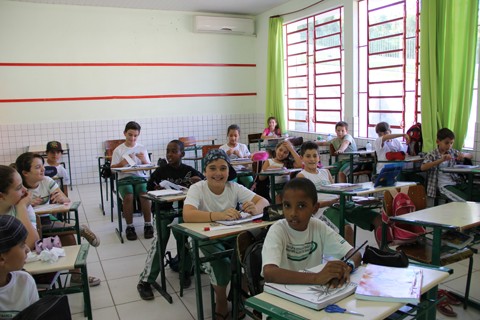 Escola estadual Martinho Alves dos Santos, no bairro São Martinho, em Tubarão, utiliza os refrigeradores de ar, mas por pouco tempo, para a rede elétrica não sobrecarregar