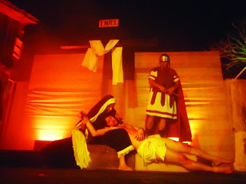 A peça “Fragmentos de uma Crucificação” é apresentada em várias cidades catarinenses.