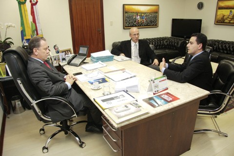 Encontro entre os políticos serviu para assinalar obras importantes. Foto: Sílvio Gomes/Alesc/Notisul