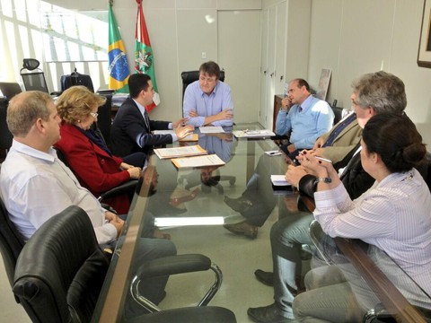 Soratto apresentou três reivindicações na área da educação ao secretário de estado. Foto: Mylene Salgado/SDR/Divulgação/Notisul