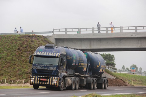As restrições ao tráfego de caminhões ocorrem nesta quinta-feira e no domingo   - Foto:Muriel Albonico/Dnit/Divulgação/Notisul