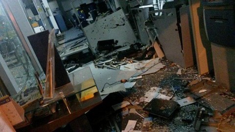 A forte explosão assustou moradores nas proximidades do banco, o único da pequena cidade da região  - Foto:Éder Willemann/Divulgação/Notisul