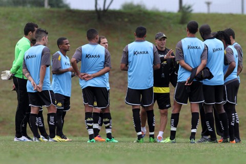Técnico Vagner Lopes realizou o último treino antes do embate  - Foto:Fernando Ribeiro/Criciúma EC/Divulgação/Notisul