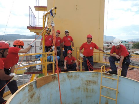 Treinamento simulado: Bombeiros Militares treinam resgate e salvamento em  altura em Tubarão