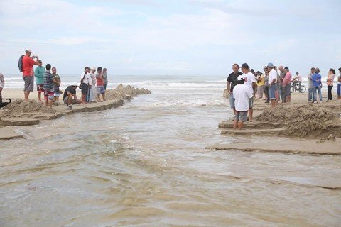 Barra de Ibiraquera é aberta - Notisul