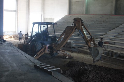 O revestimento da quadra e do teatro está em fase de conclusão  -  Foto:Tayná Rosick/Prefeitura de Tubarão/Divulgação/Notisul