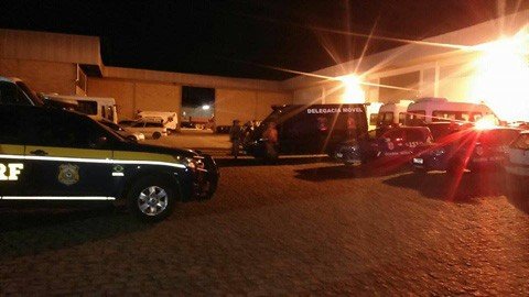 operacao-policial-resulta-em-prisoes-e-autuacoes-1 Os grupos ficaram posicionados em três pontos da cidade. Entrada sul, beira rio e avenida Patrício Lima - Foto:Guarda Municipal de Tubarão/Divulgação/Notisul