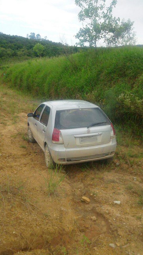 Este veículo foi recuperado na última quinta-feira na localidade de Rio Carvalho, em Armazém, onde foi furtado no dia 18. - Foto: Divulgação/Notisul.