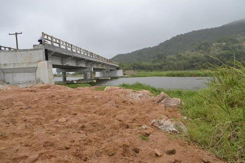licitacao-deixa-duvida-sobre-prazo-da-obra-1 Duas empresas disputam a concorrência pública para a construção das cabeceiras da ponte - Fotos: Divulgação/Notisul