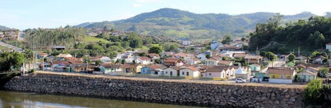 Uma cerca de proteção será instalada em toda extensão recuperada para garantir a segurança dos moradores - Foto: Prefeitura São Ludgero/ Divulgação.