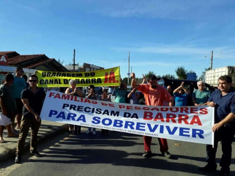 Barra do Camacho: Comunidade reivindica desassoreamento