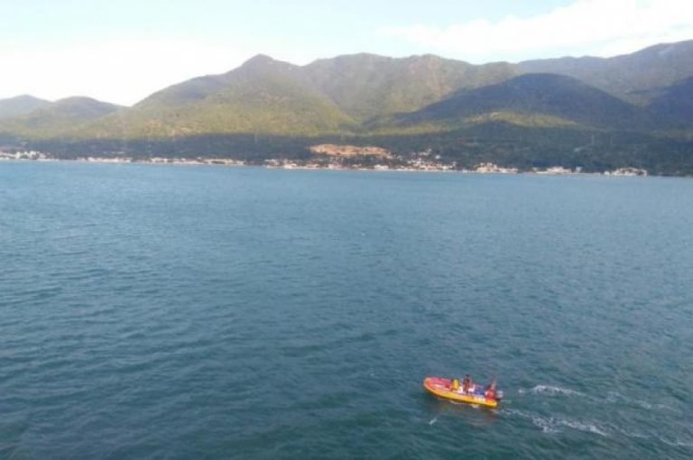 Pescador desaparecido após naufrágio é encontrado em Palhoça