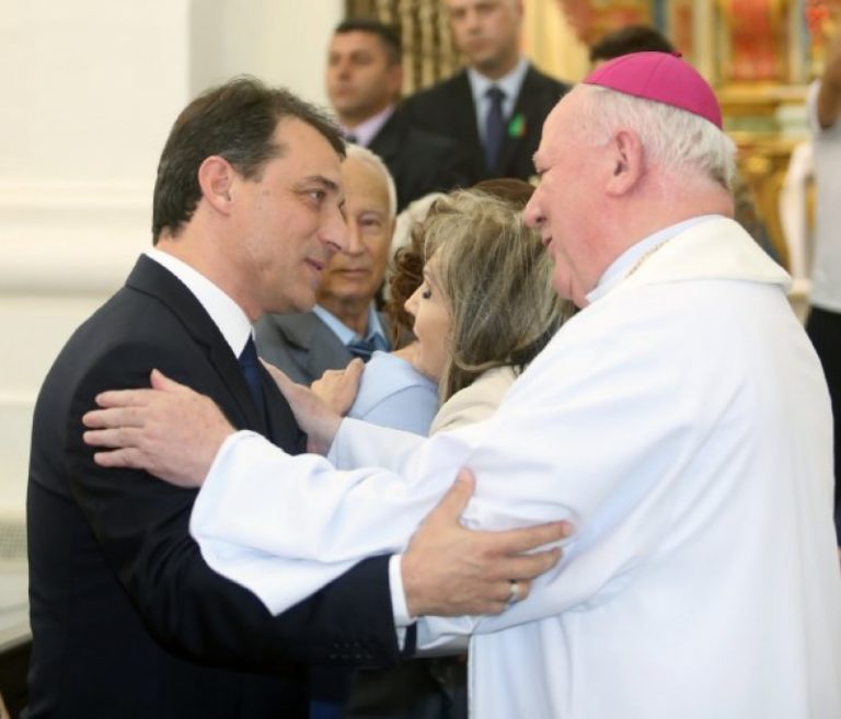 Culto ecumênico dá início às solenidades de posse do governador Moisés e da vice Daniela Reinehr