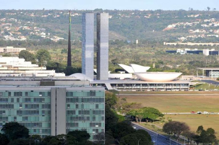 Desde o dia 1º, 3.730 pessoas foram exoneradas na gestão Bolsonaro