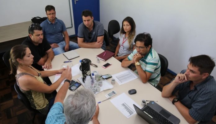moradores-e-turistas-enfrentam-falta-dagua-em-imbituba-0 Reunião emergencial foi convocada para tentar minimizar os problemas na terceira maior cidade da Amurel