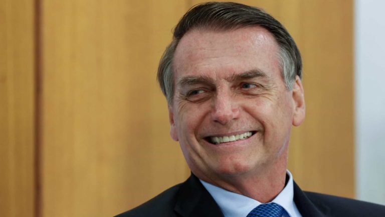 Clã Bolsonaro negocia migrar para nova UDN