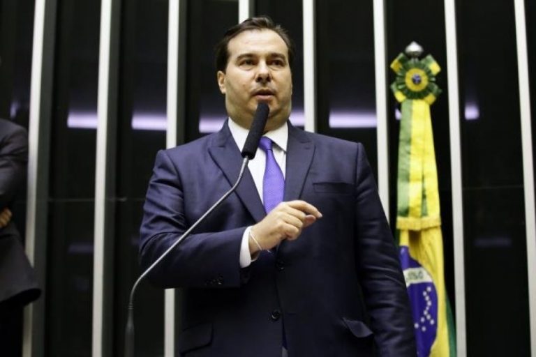 Rodrigo Maia é reeleito na presidência da Câmara dos Deputados