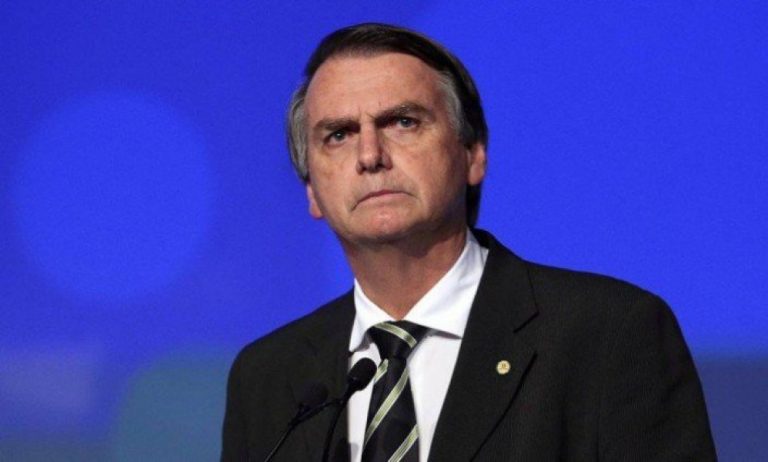 ‘Nenhum filho meu manda no governo’, diz Jair Bolsonaro