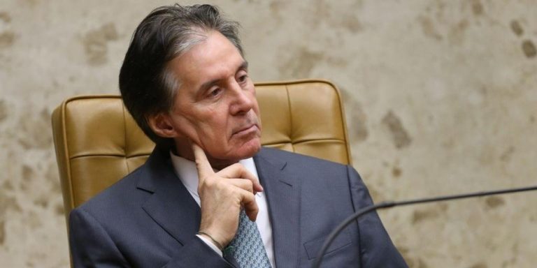 Senado gasta R$ 8,2 mil em quadro que retrata o ex-presidente Eunício Oliveira