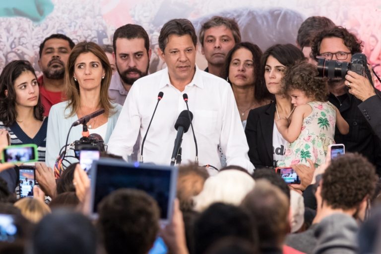 TSE multa campanha de Haddad em R$ 176 mil por impulsionar notícias contra Bolsonaro na internet