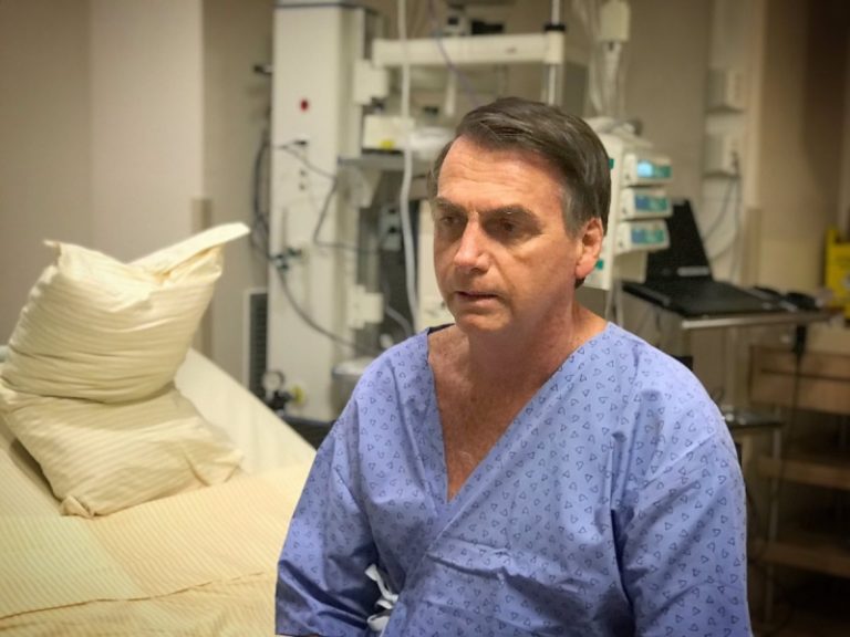 Pós-facada: Bolsonaro já está no hospital para mais uma cirurgia