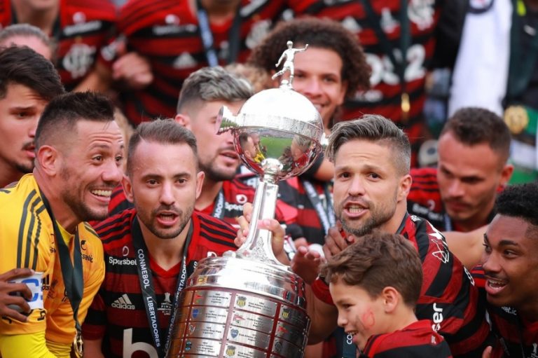 Flamengo é campeão brasileiro e se torna primeiro time desde 1963 a ganhar Nacional e Libertadores no mesmo ano