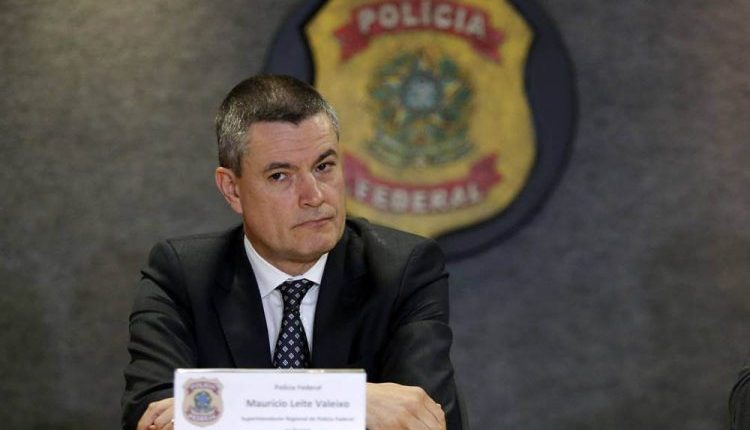 Bolsonaro exonera Valeixo do cargo de diretor-geral da Polícia Federal; decisão foi publicada no Diário Oficial da União