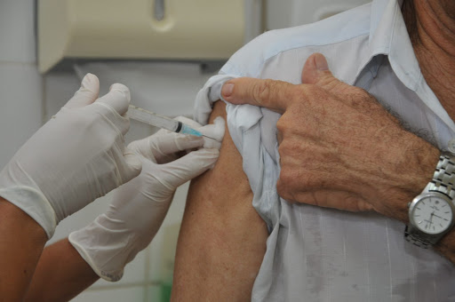 Tubarão: Sábado (18) é de imunização contra a gripe para idosos acima de 60 anos