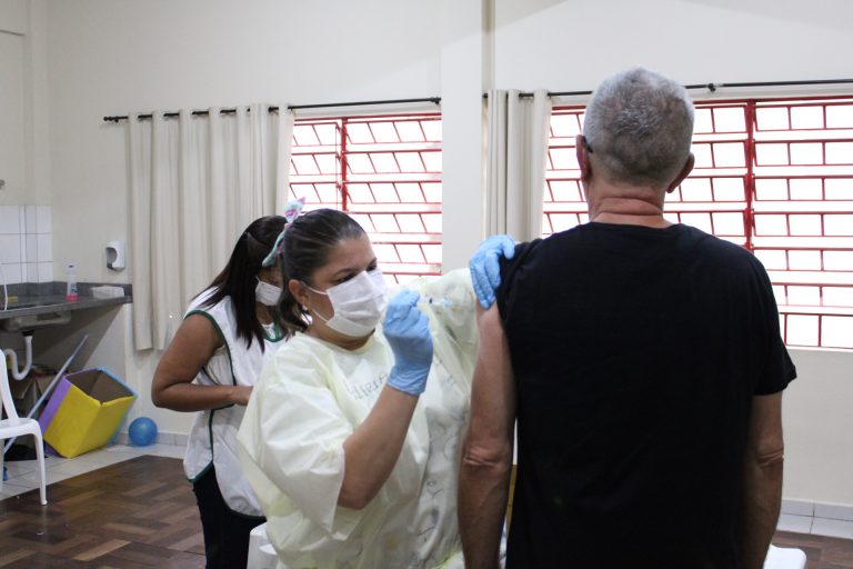 Em Criciúma: mais de 15 mil são vacinados