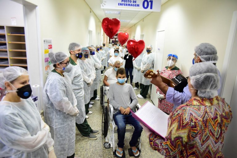 Brasil registra mais de 325,3 mil curados do coronavírus