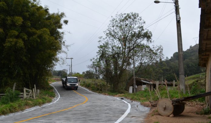 Estrada do morro da localidade de Sombrio, em Tubarão, é reaberta ao trânsito