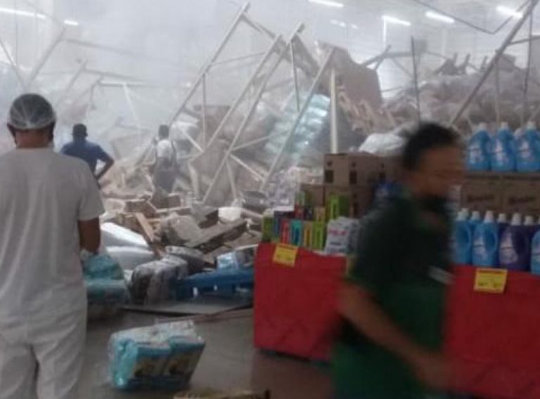 No País: Prateleiras desabam em supermercado; acidente deixa um morto e oito feridos
