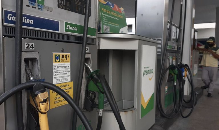 Petrobras reduz preços de gasolina e diesel a partir desta terça-feira