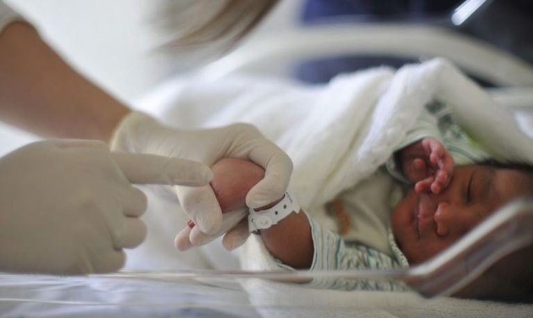 Ministério da saúde consegue oxigênio para 61 recém-nascidos em Manaus