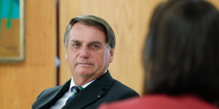 Decreto de Bolsonaro obriga postos de combustíveis a divulgar valores de tributos