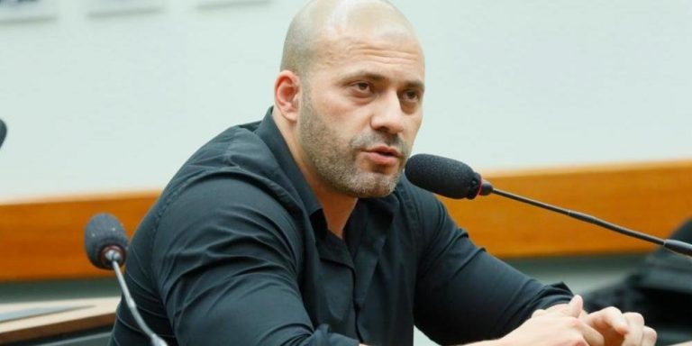 PF prende o deputado Daniel Silveira por vídeo publicado com discurso de ódio contra STF
