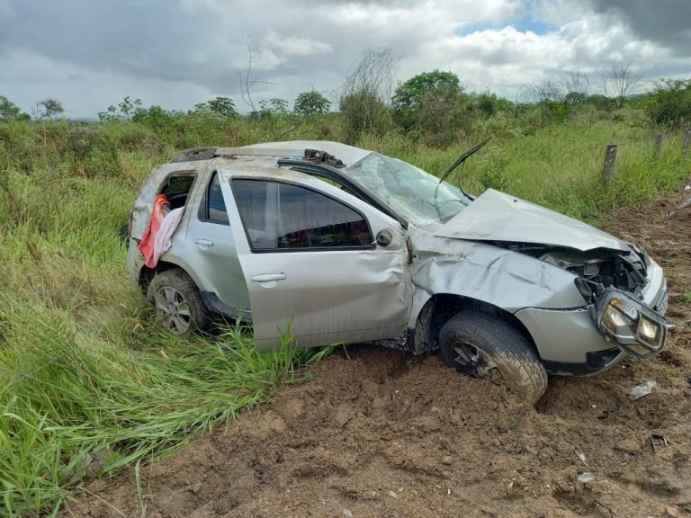 Capotamento resulta em óbito na BR-101, em Içara