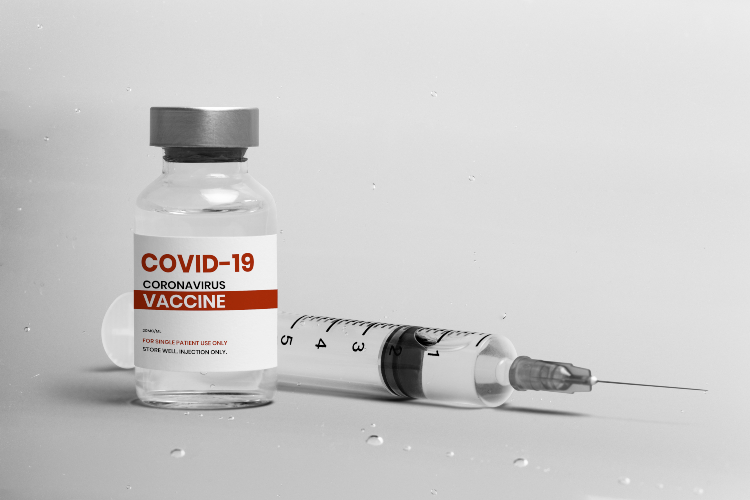 Prefeitura de Tubarão desmente que técnica de enfermagem usou seringa vazia durante vacinação contra Covid-19