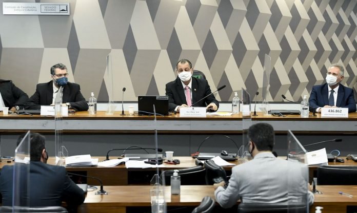 Ernesto Araújo diz à CPI da Pandemia que não houve atritos com a China