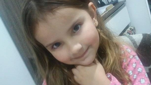 Menina de 5 anos estrangulada pelo próprio pai será sepultada em Guaramirim