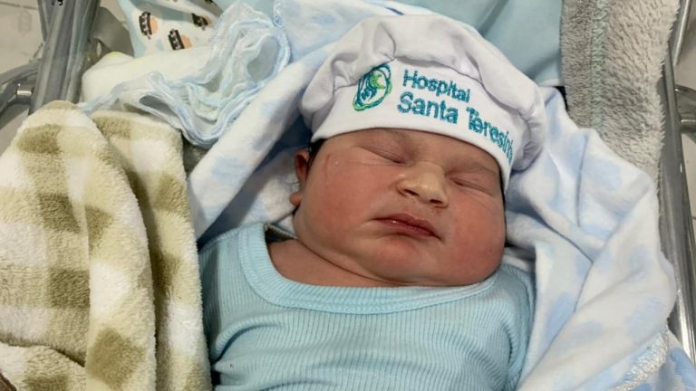 Super bebê com mais de 5 quilos nasce no Hospital Santa Teresinha, em BN