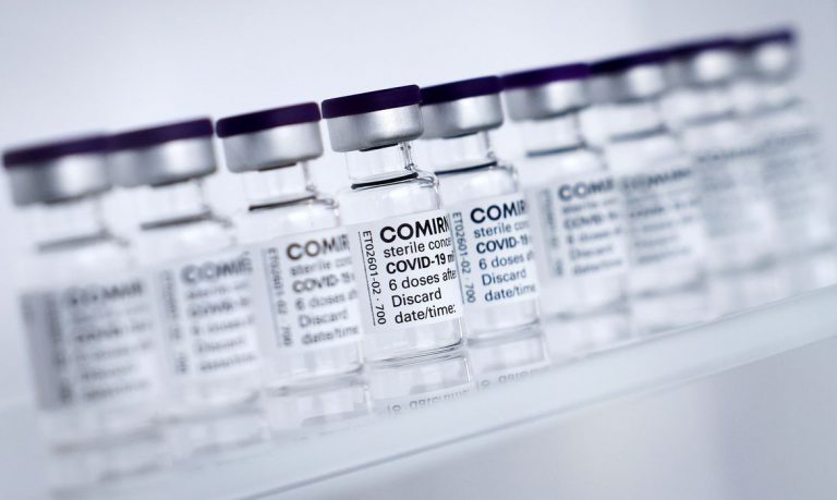 Anvisa aprova inclusão de nova fábrica da vacina da Pfizer