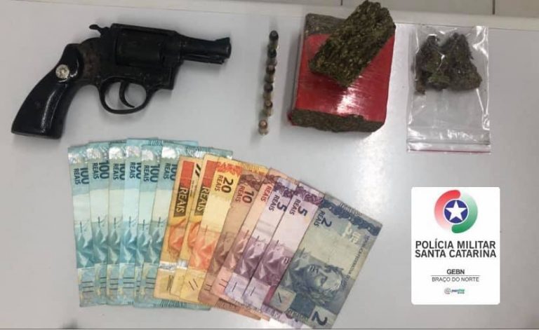 Polícia Militar flagra venda de drogas em residência de Braço do Norte