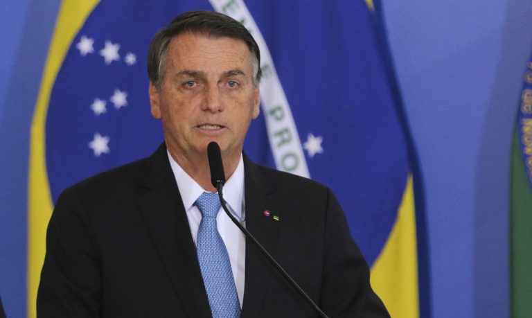 Bolsonaro diz que não teve intenção de agredir outros Poderes